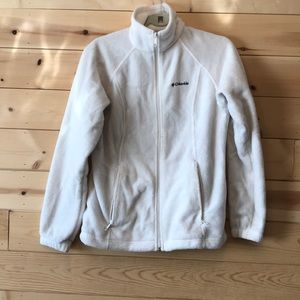 Woman’s white Columbia fleece